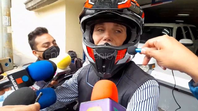 En busca de trabajo el actor Manuel Landeta va a Televisa смотреть онлайн