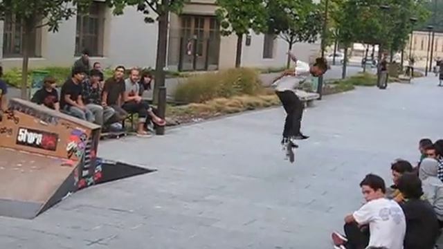 Ben Delaboulaye Lionel Alexis skateboard line @ Nozbone Benchmark Contest #2 Paris 2009 смотреть онлайн