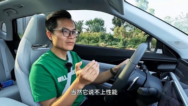 欧尚Z6 iDD，它是最划算的插混SUV【大家车言论】 смотреть онлайн