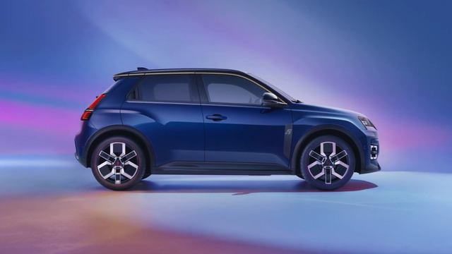 Renault 5 E-Tech Electric 2024: The Iconic Hatchback Reborn | First Look Review смотреть онлайн
