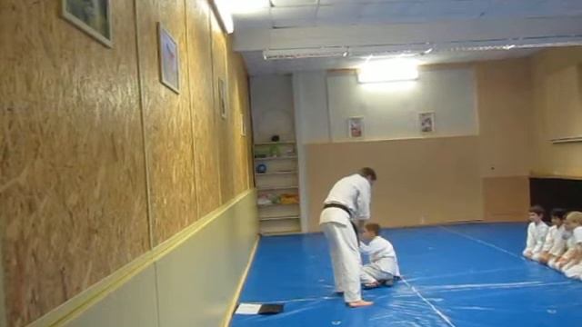 Алексей Старов. Таши Вадза. Ай Ханми - Никё Ура ( вариант "лапша на вилке") с укладкой смотреть онлайн