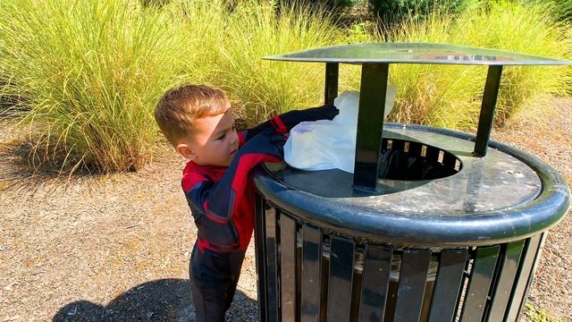 PRETEND PLAY POLICE & SUPERHERO SPIDERMAN With Elias