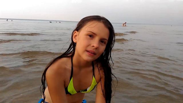 Купаюсь на Азовском море 2017 смотреть онлайн