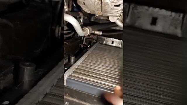 Замена радиатора на Skoda Octavia A5 без снятия бампера!!!Нюансы.