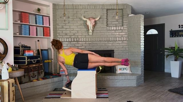 20 MIN Pilates Wunda Chair Workout смотреть онлайн
