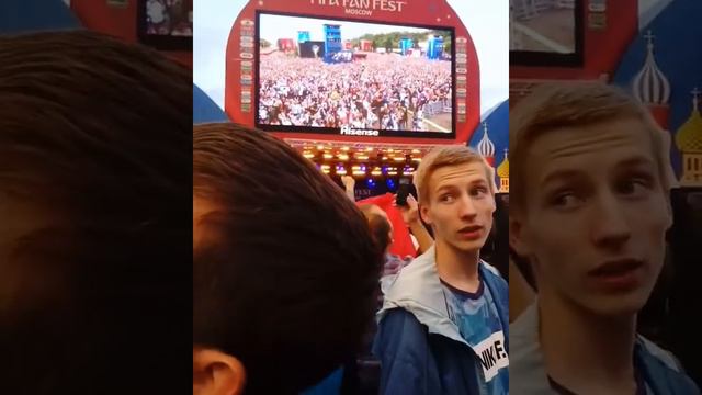 Болельщики поют песню МакSим-Знаешь ли ты Матч Россия-Хорватия смотреть онлайн