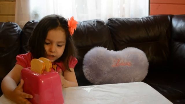 СУПЕР ИГРУШКА-ТОСТЕР для детей/Видео для детей про ИГРУШКИ смотреть онлайн