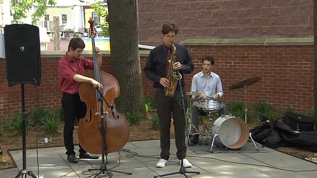 ПЯТЬ УГЛОВ ДОВЛАТОВА смотреть онлайн