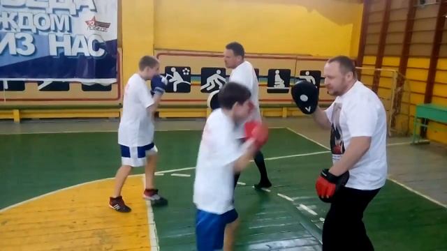 Акция боксерского клуба СЮПАРД "Бокс объединяет!" смотреть онлайн