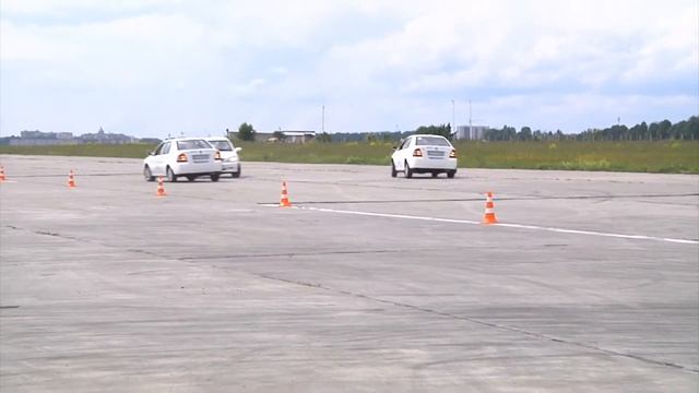 Автошоу ЦЕНТР КОНТРАВАРІЙНОГО ВОДІННЯ ТИТАН