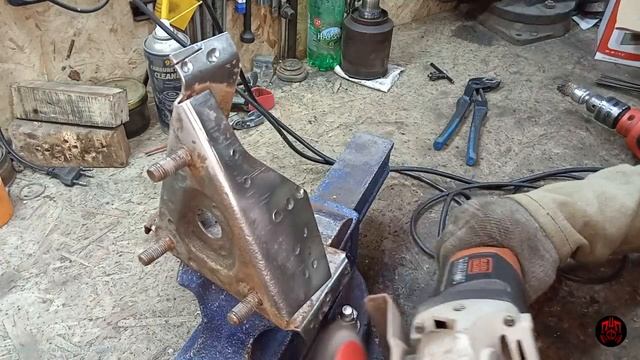 S01E75 ВАЗ 21130 Реставрация кронштейна балки. смотреть онлайн