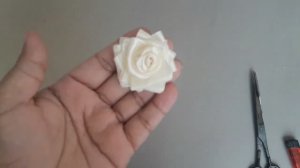 СДЕЛАЙ сам _ цветы из ленты _ Как сделать цветы из атласной ленты _ Изготовление цветов из ткани _