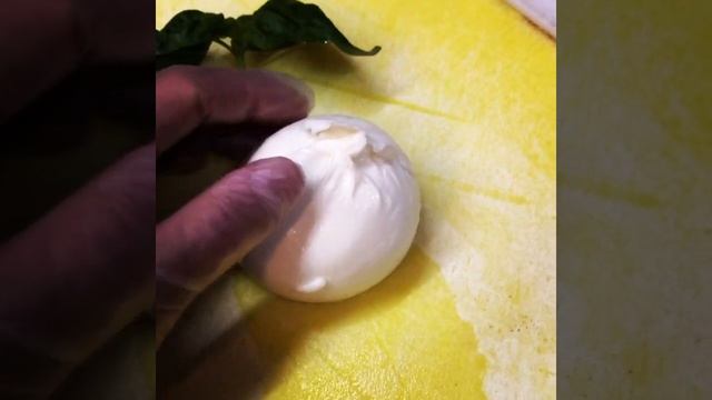 What is a Real Italian Burrata Cheese? смотреть онлайн