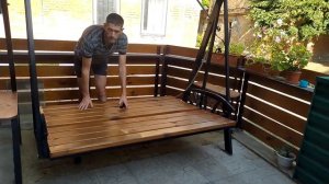 Садовая качеля с раскладной сидушкой своими руками.