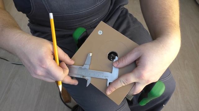 Как с помощью ФРЕЗЕРА Сделать Отверстие любого диаметра в ЛДСП, фанере