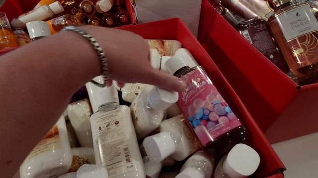 SAS DAY 14 | STORE WALK THRU! | BATH & BODYWORKS | ELK GROVE, CA #SAS смотреть онлайн