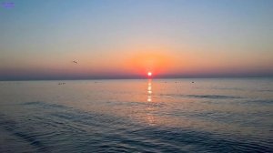 РОМАНТИЧЕСКАЯ ГИТАРА НА БЕРЕГУ ОКЕАНА. ШУМ ПРИБОЯ. ROMANTIC GUITAR ON THE OCEAN BEACH.