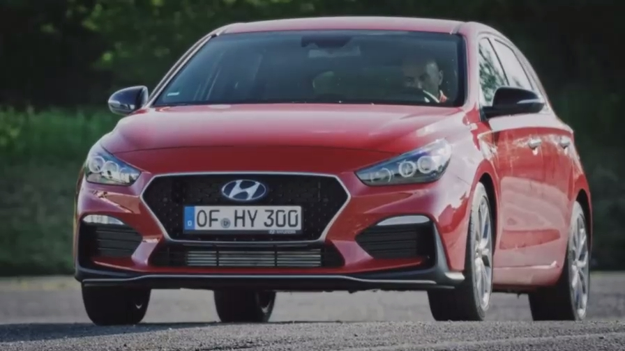 Hyundai i30 N Line | "Псевдо"заряженная версия популярного хот-хэтча смотреть онлайн