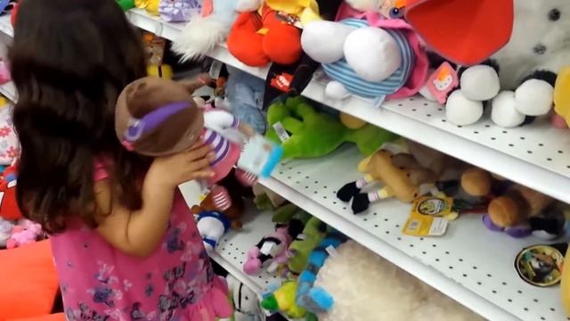 Шопинг в магазине игрушек Покупаем игрушки для Линой Shopping in a toy store Buy toys for Linoy смотреть онлайн