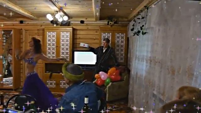 Восточный танец в честь юбилея нашей "классной даме". смотреть онлайн