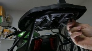 Как правильно прикрепить кофр к багажнику мотоцикла