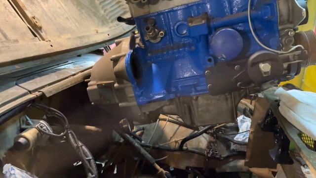 Путь воина продолжается, а мотор так и не поставили! Замена мотора на УАЗ 469 часть 2 смотреть онлайн