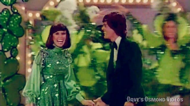 Donny & Marie Osmond - "I'm Looking Over A Four Leaf Clover" смотреть онлайн