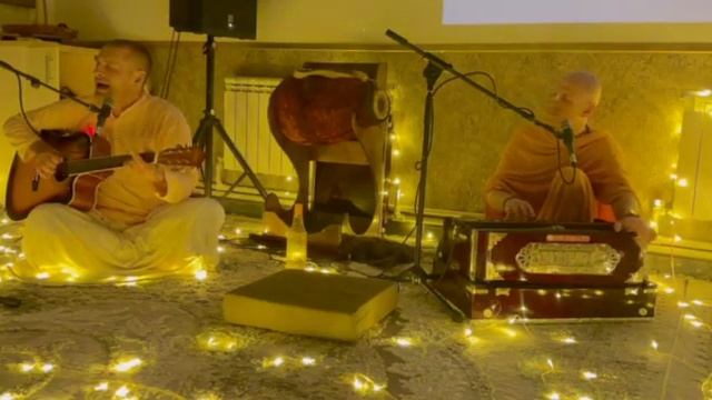 мантра Ом Намо Бхагавате Васудевая смотреть онлайн