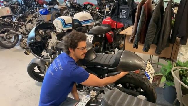Algo que NO puede faltar en tú vehículo - Recomendación Cafe Racer SSpirit смотреть онлайн