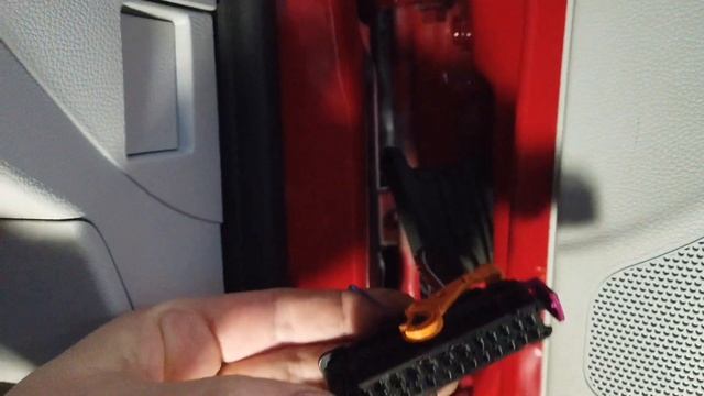 Не работает центральный замок (одна дверь). Что нужно проверить первым делом. Skoda Roomster. VAG. смотреть онлайн