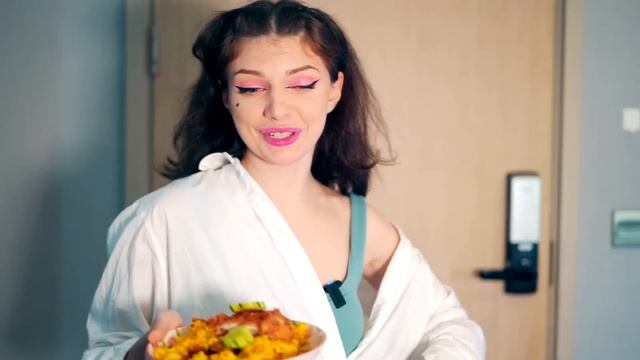 МЫСЛИ ДЕВУШЕК В 6 ЛЕТ vs 16 ЛЕТ vs 30 ЛЕТ | 2 ЧАСТЬ | СКЕТЧ смотреть онлайн