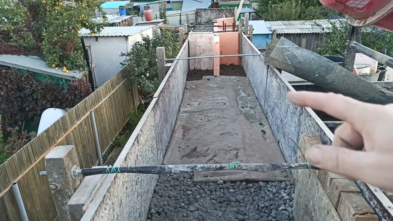 Строительство дома своими руками. Часть 9. Заливка оконных перемычек.