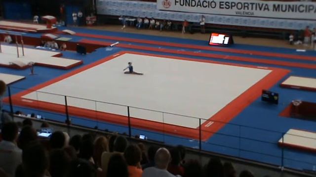 LAURA GAMELL EN SUELO смотреть онлайн