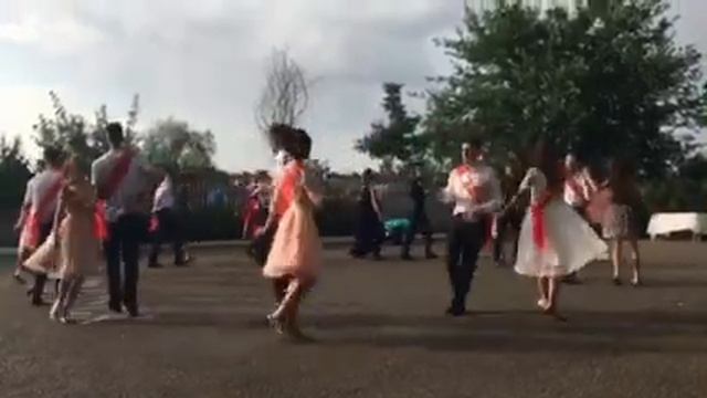 Вальс выпускников 2019 гимназии города Тараклия. смотреть онлайн