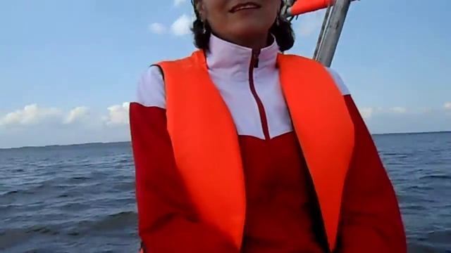 под парусом по Камскому морю. смотреть онлайн
