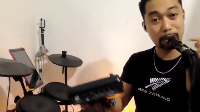 Basic "Aux In" Set Up for your drum classes using electronic drums смотреть онлайн