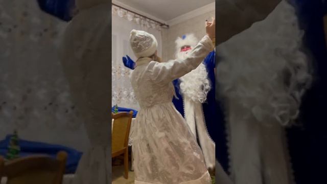 РУССКИЙ ДЕД МОРОЗ В ГОСТЯХ У САХАРКА смотреть онлайн
