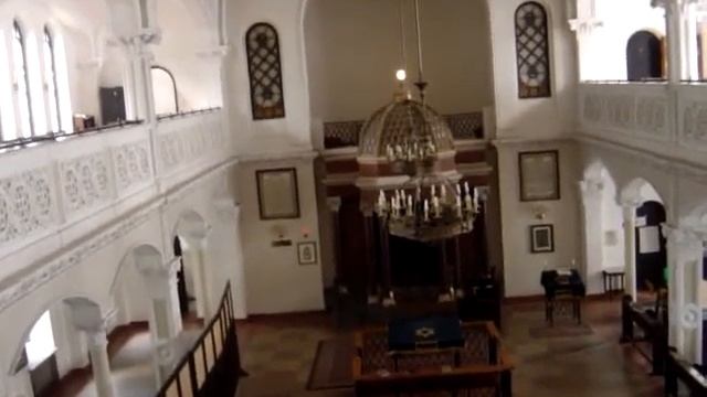 Nozyk Synagogue in Warsaw смотреть онлайн