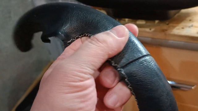 Джили Атлас. Подогрев руля. смотреть онлайн