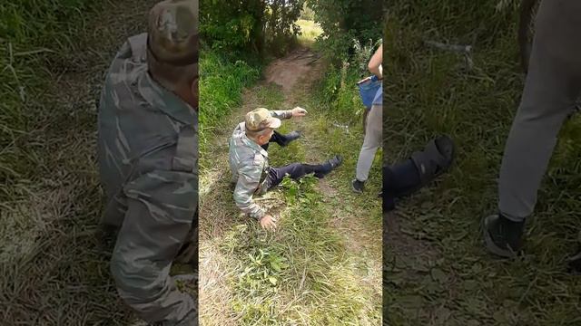 Вот так в Гастелло с.Мичуринское люди проводят время когда нет работы толком и толком не платят. смотреть онлайн