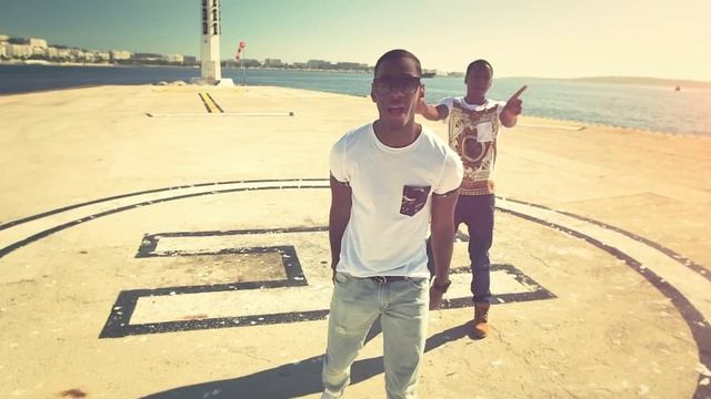 Flavel & Neto - Tchu Tcha Tcha (version française) (Clip officiel) смотреть онлайн