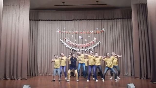 Танц.кол. "С пятки на носок"(с. Сылва) -*А нам по барабану!* смотреть онлайн