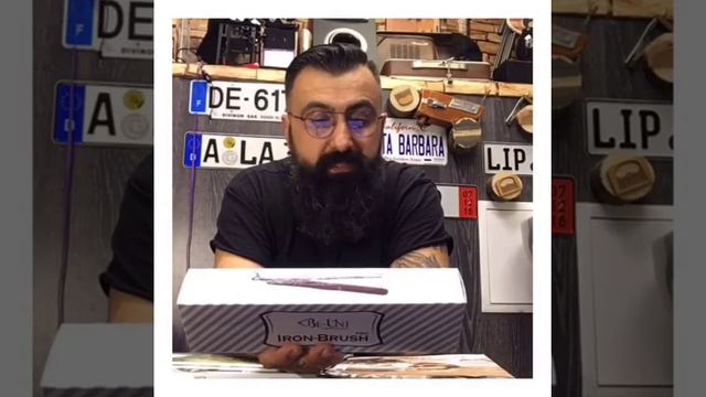 Утюжок-расческа для бороды. Видео от барбера @grigoriy_s_v смотреть онлайн