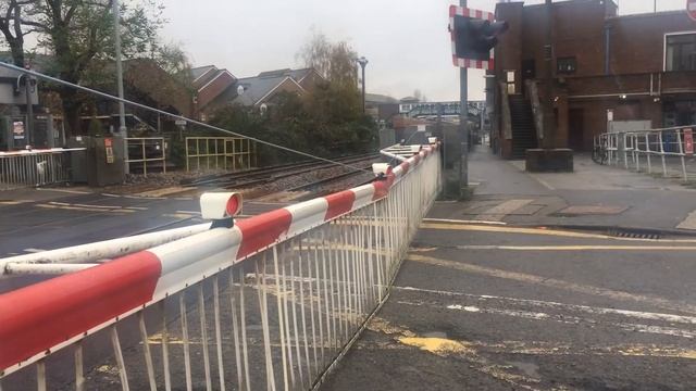 Chichester 2 level crossing смотреть онлайн