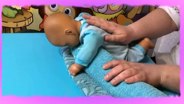 Как положить малыша на животик,чтобы он не плакал.Если новорожденный не любит лежать на животе. смотреть онлайн