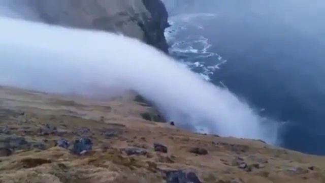 Водопад из тумана смотреть онлайн