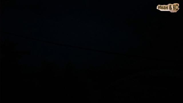 Трактором делаем тюки из люцерны. Гроза. Что получилось? смотреть онлайн