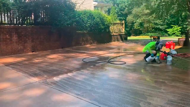 Transform Your Driveway: A Power Washing Revolution with Renee! смотреть онлайн