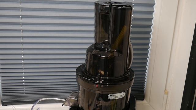 Recenzja wyciskarki wolnoobrotowej Kuvings Revo830. Profesjonalne rozwiązanie, nie tylko do soku ?? смотреть онлайн