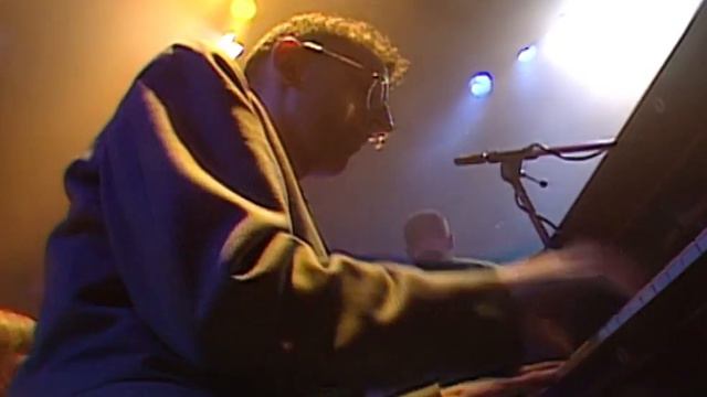 The Communards - Don't Slip Away (The Tube, 15 Nov 1985) смотреть онлайн